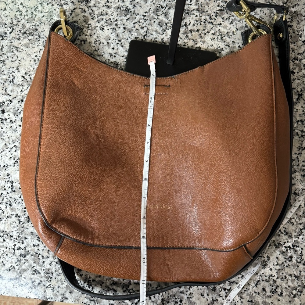 Calvin Klein Women's Elegant Brown Leather Shoulder Bag - Picture 12 of 12